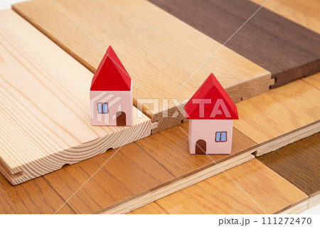 床材（フローリング）の種類　特徴　選び方　イメージ　 111272470