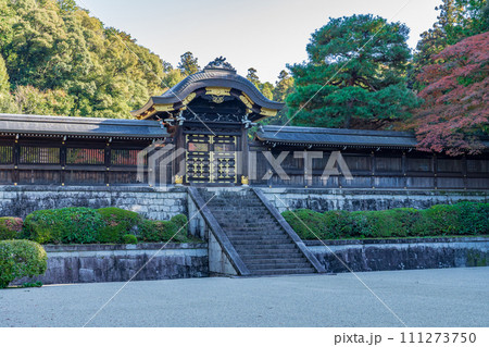 京都市東山区　第八十七代四條天皇ほかの月輪陵　後月輪陵 111273750