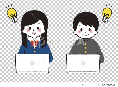 操作電腦的學生。一個女孩和一個男孩在線上課程中學習。 111276258