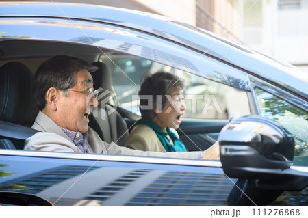 高齢ドライバー　事故 111276868