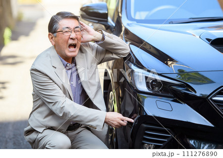 自動車事故　傷　　 111276890
