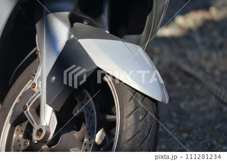 バイクのタイヤ　イメージ 111281234