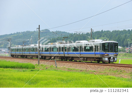 北陸本線　牛ノ谷ー大聖寺　JR西日本　521系　G09+G07編成（金沢） 111282341