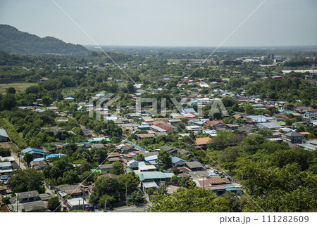 THAILAND SARABURI VILLAGE LANDSCAPE 111282609