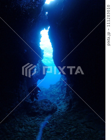 石垣島・美ら海海底の洞窟 111283010