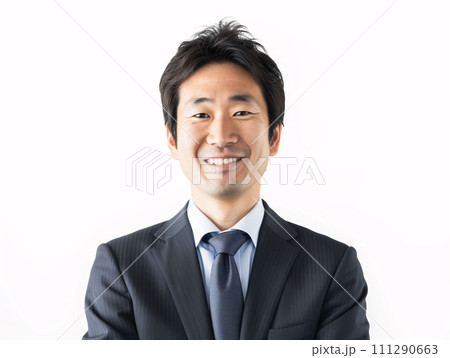 ビジネスシーンをリードする日本人男性のポートレート ビジネスシーンをリードする日本人男性のポートレート 111290663