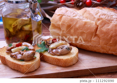 牡蠣のオイル漬け_イタリアン 111292890