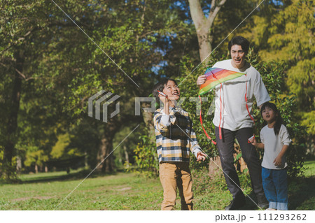 7 years old & 5 years old 7 years old & 5 years old 111293262