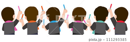 コンサートで推し活を楽しそうにする男性達 後ろ姿 イラスト コンサートで推し活を楽しそうにする男性達 後ろ姿 イラスト 111293385