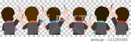 コンサートで推し活を楽しそうにする男性達 後ろ姿 イラスト コンサートで推し活を楽しそうにする男性達 後ろ姿 イラスト 111293385