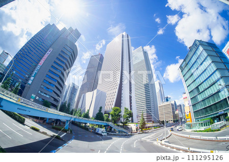 新宿高層ビル街 111295126