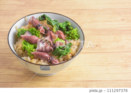 ホタルイカの炊込み御飯 111297376