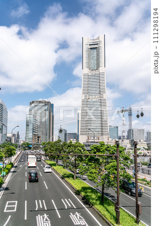 【神奈川県】ランドマークタワーが見える風景 111298194