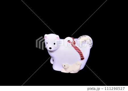 年賀素材　戌年　干支の土鈴　黒バック 111298527