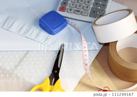 フリマなどで使う梱包に使う道具　梱包に必要な道具 111299167