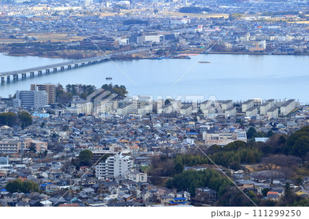 琵琶湖岸の集合住宅群 111299250