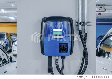 電気自動車 設備 敷地内 111300444