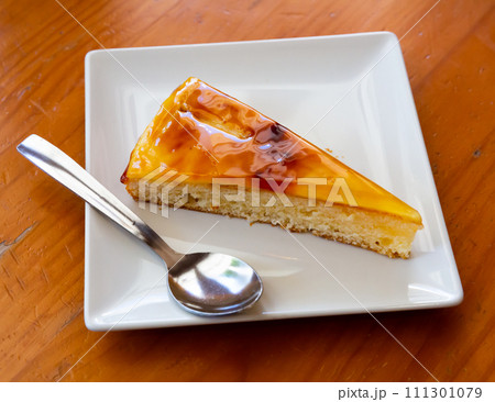 Sweet Catalan cream pie dessert with caramel crust Sweet Catalan cream pie dessert with caramel crust 111301079