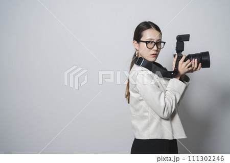 女性カメラマン 女性カメラマン 111302246
