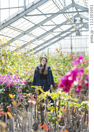 植物園の女性 植物園の女性 111303001