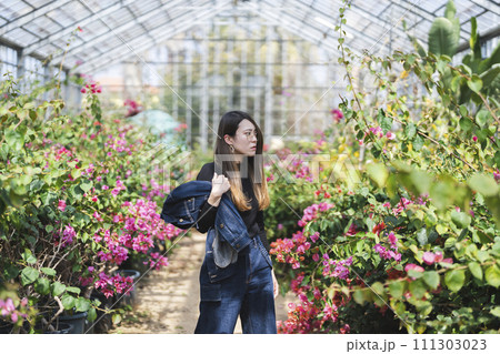 植物園の女性 111303023