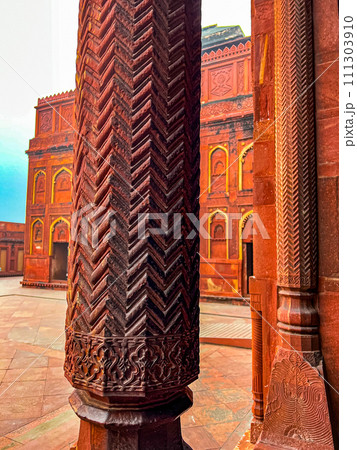 Colorful carved column of The Red Fort of Agra. High quality photo 111303910