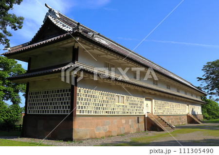 重要文化財 三十間長屋 国指定史跡 金沢城公園 《石川県》 重要文化財 三十間長屋 国指定史跡 金沢城公園 《石川県》 111305490