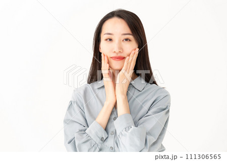 若い女性　ビューティー 111306565