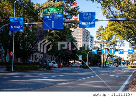 【基幹バスレーン】複雑な道路標識がある交差点 【基幹バスレーン】複雑な道路標識がある交差点 111311157