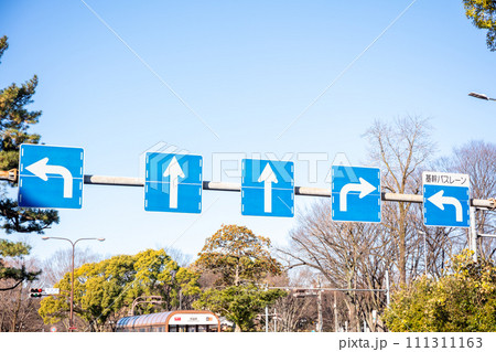 【基幹バスレーン】複雑な道路標識 111311163