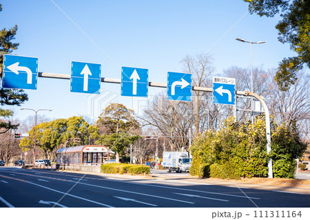 【基幹バスレーン】複雑な道路標識 111311164