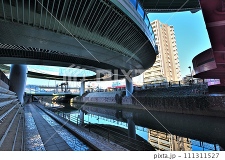 《愛知県》名古屋都市風景　名古屋高速道路黒川インターチェンジと堀川 111311527
