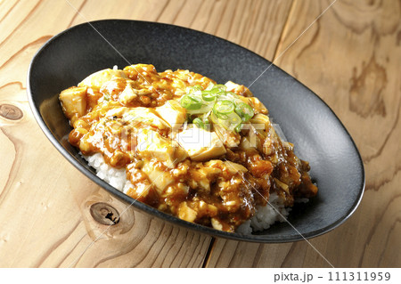 お豆腐たっぷりの長葱乗せ麻婆丼 111311959