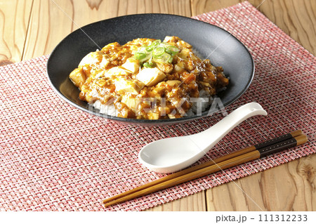 お豆腐たっぷりの長葱乗せ麻婆丼 お豆腐たっぷりの長葱乗せ麻婆丼 111312233