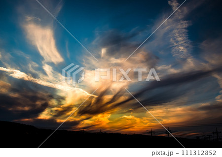 夕焼け空の夕景の背景 夕焼け空の夕景の背景 111312852