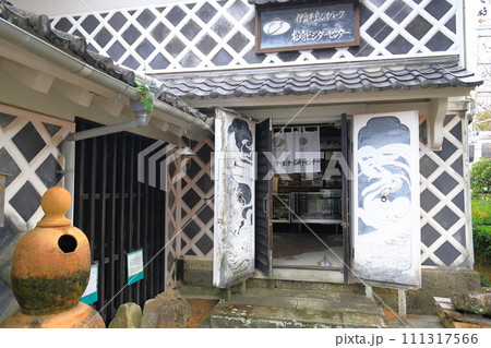 静岡県松崎町:なまこ壁通り 静岡県松崎町:なまこ壁通り 111317566