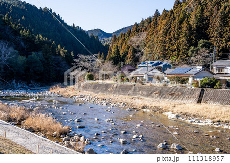 設楽を流れる豊川(愛知県) 設楽を流れる豊川(愛知県) 111318957