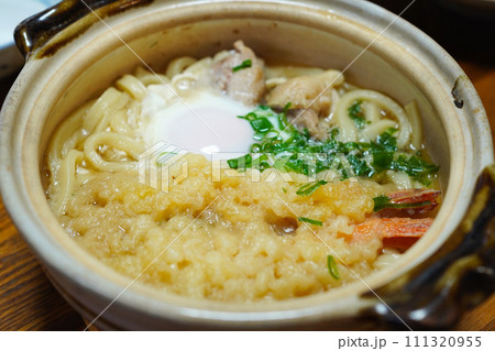 家庭で作る鍋焼きうどん 家庭で作る鍋焼きうどん 111320955