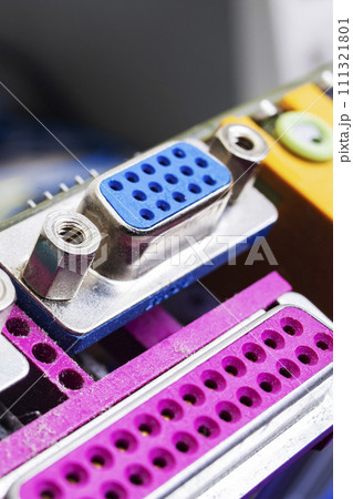 Connectors for connecting a monitor to a computer 111321801