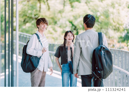 大学生 留学生  キャンパスライフ 111324241