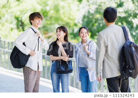 大学生 留学生  キャンパスライフ 111324243