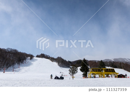 かたしな高原スキー場　群馬県片品村 111327359