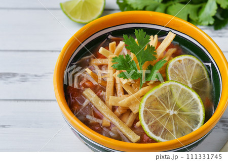 メキシコのスープ ソパ・デ・リマ Sopa de lima メキシコのスープ ソパ・デ・リマ Sopa de lima 111331745