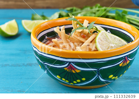 メキシコのスープ ソパ・デ・リマ Sopa de lima メキシコのスープ ソパ・デ・リマ Sopa de lima 111332639