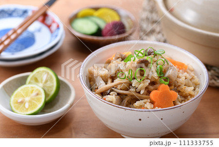 きのこの炊き込みご飯 111333755