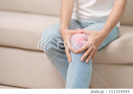 woman having knee ache and muscle pain due to Runners Knee or Patellofemoral Pain Syndrome, osteoarthritis, arthritis, rheumatism and Patellar Tendinitis. medical concept woman having knee ache and muscle pain due to Runners Knee or Patellofemoral Pain Syndrome, osteoarthritis, arthritis, rheumatism and Patellar Tendinitis. medical concept 111334045