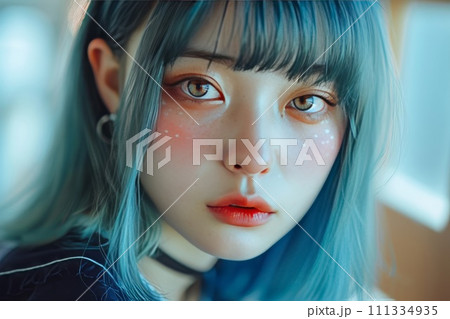 カメラ目線の女性 カメラ目線の女性 111334935