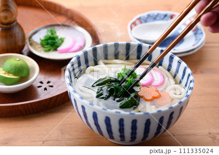わかめうどん 111335024