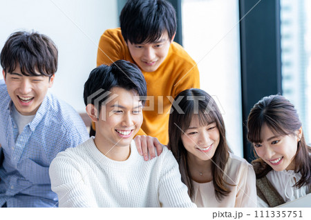 大学生 111335751