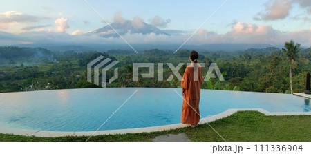 バリ島のプライベートプール 111336904